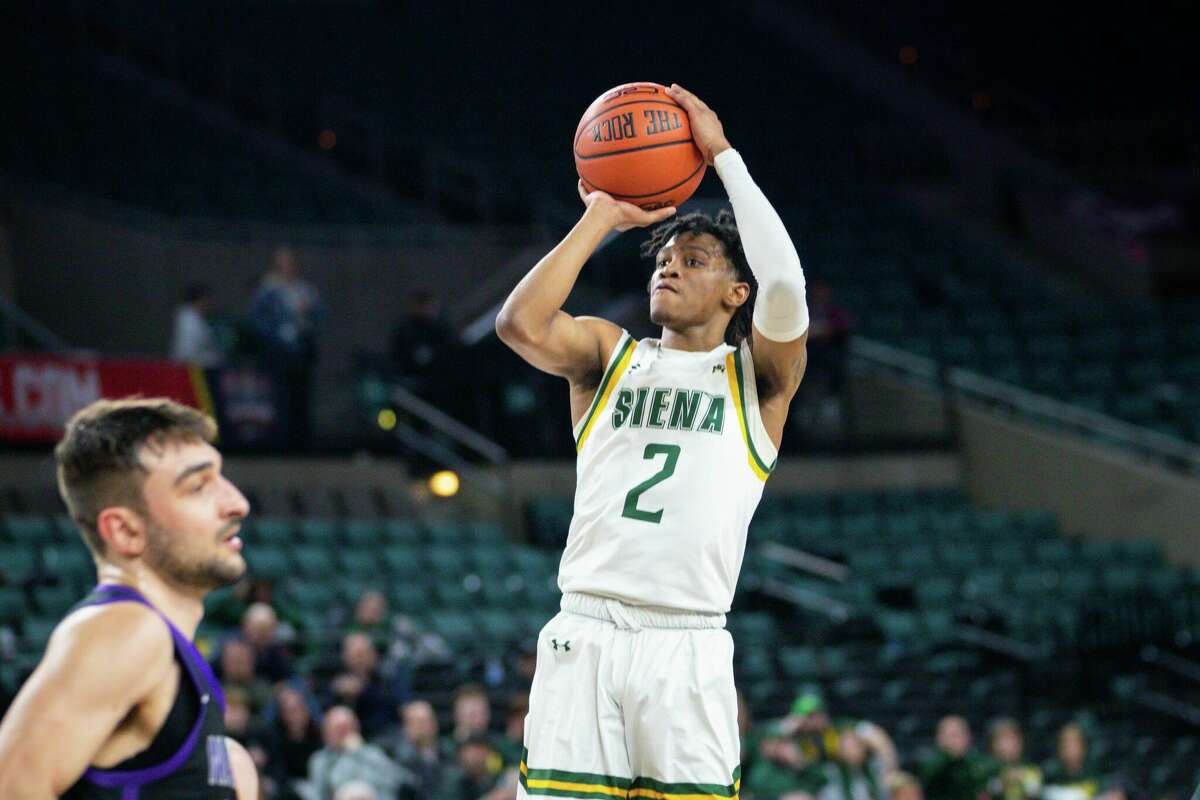 Siena sophomore guard Javian McCollum takes a jumper in the first half of Thursday's MAAC quarterfinal against Niagara at Boardwalk Hall.