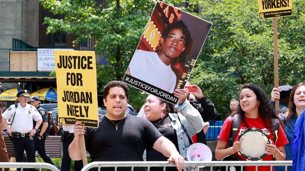 Counter-protesters disrupt Bruce Blakeman's rally in support of Daniel Penny Wednesday.