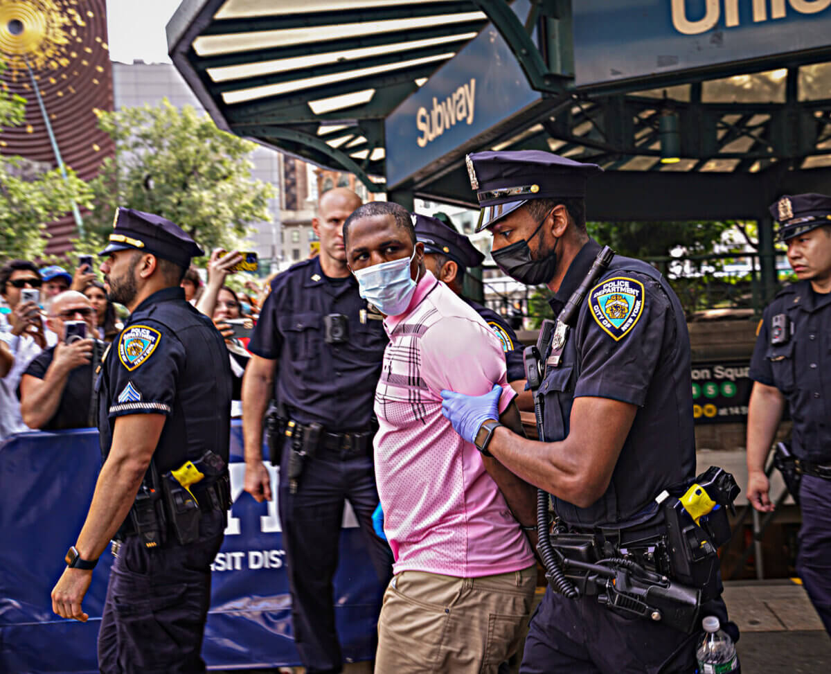 Subway stabbing suspects in Manhattan caught; police credit heroic transit cops for taking action