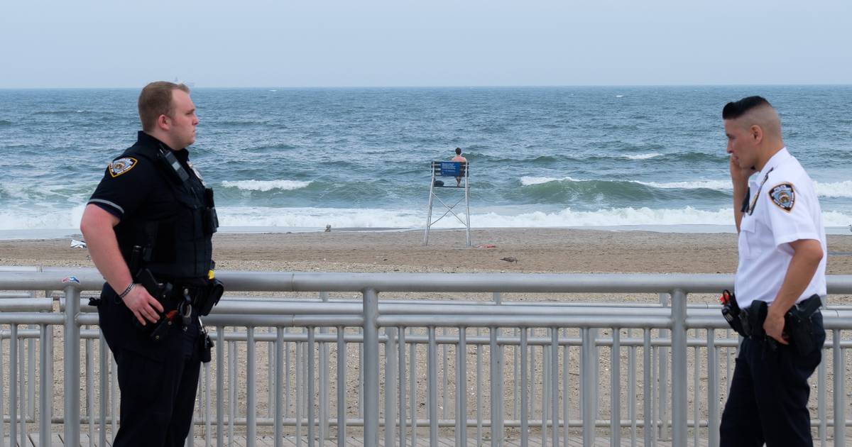 Retired lifeguard aids in daring rescue off Rockaway Beach