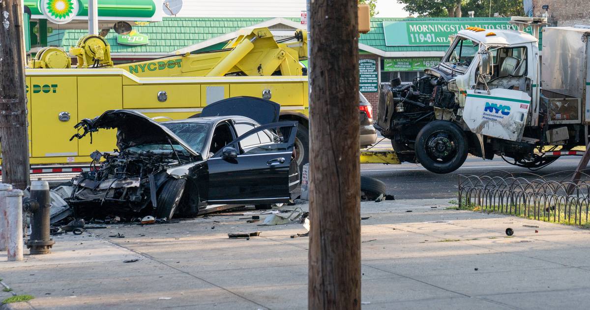 Mercedes-Benz driver charged with DWI in Queens crash that killed DEP worker: NYPD