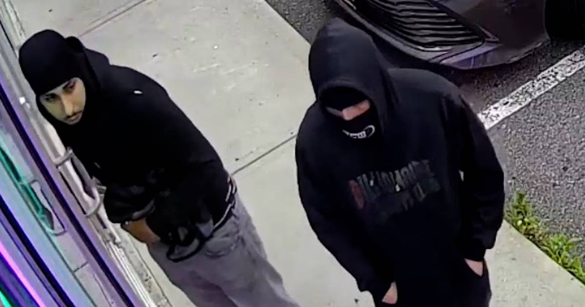 Video released of suspects in botched robbery slay of NYC deli owner