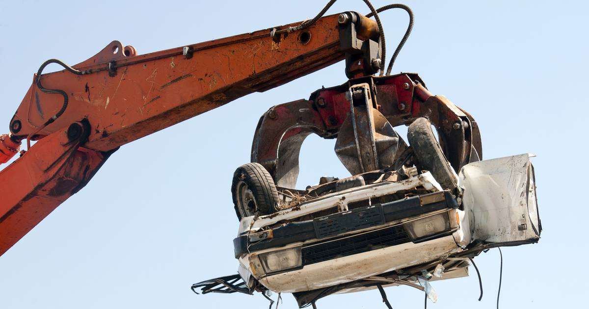 Crook illegally tows 12 vehicles off streets of NYC to sell for scrap: NYPD