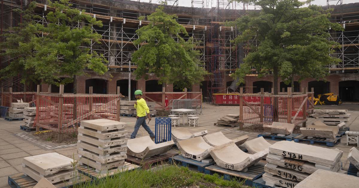 Orchard Beach Pavilion ceiling collapses, injuring two