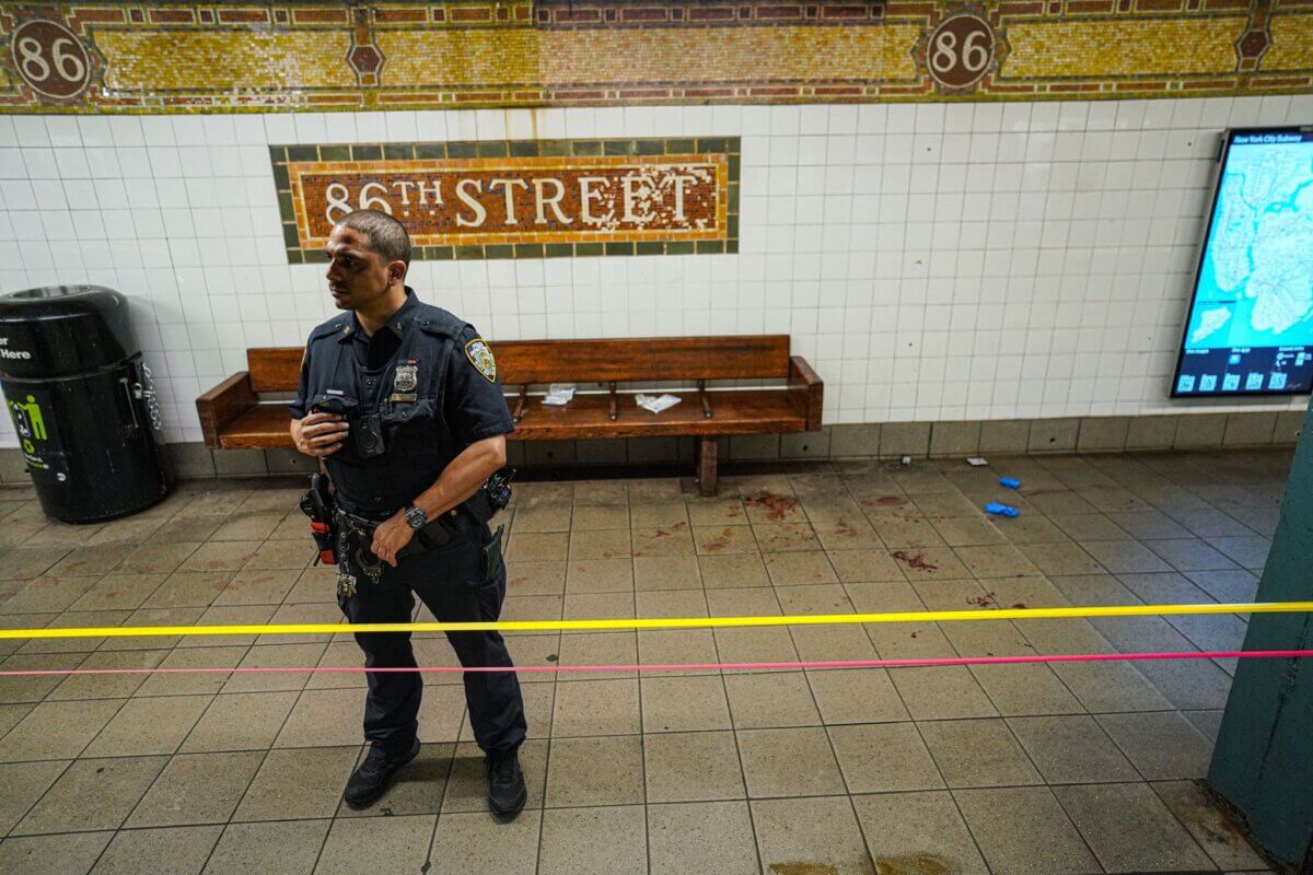 Man stabbed in the neck in Upper East Side subway station