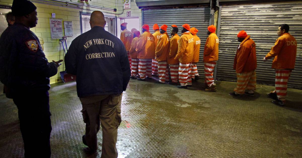 Federal monitor backs holding NYC in contempt for jail violence