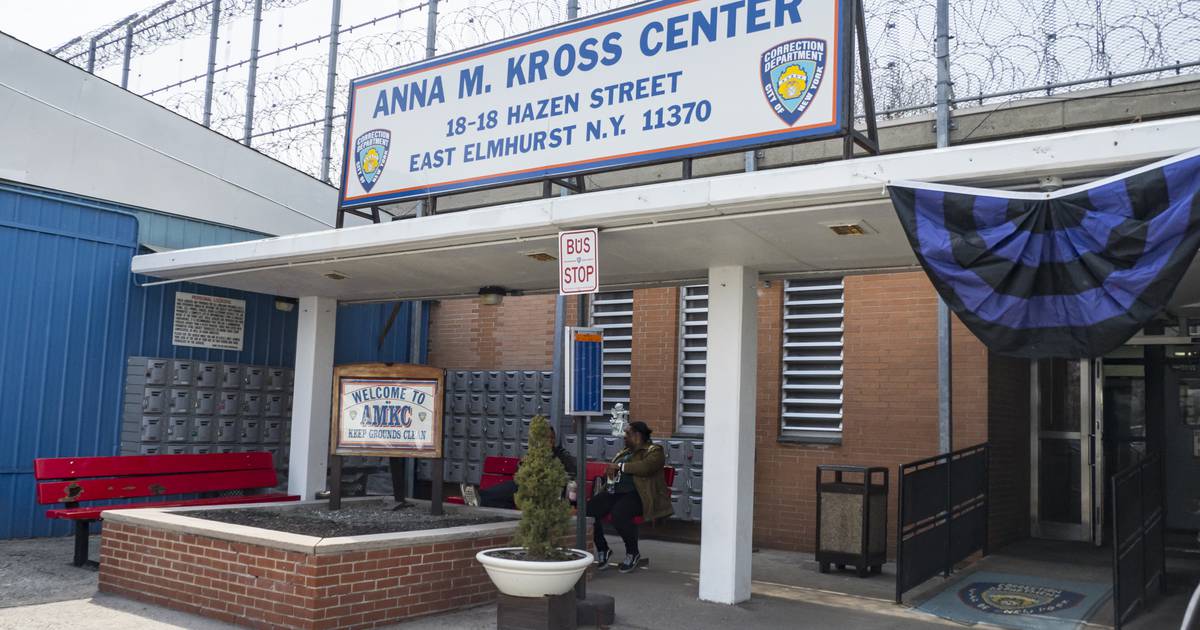 Four Rikers Island staff suspended over Felix Taveras death