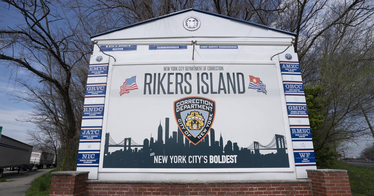 Rikers inmate dies in notorious NYC jail of possible overdose, possible breakdowns cited: sources