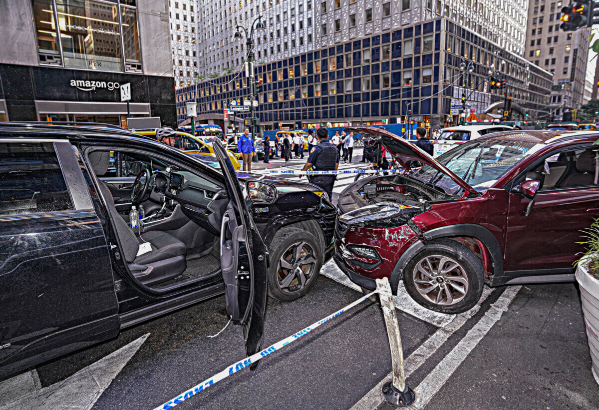 Midtown mayhem: New Yorkers help police apprehend driver who mowed down pedestrians near Grand Central Station