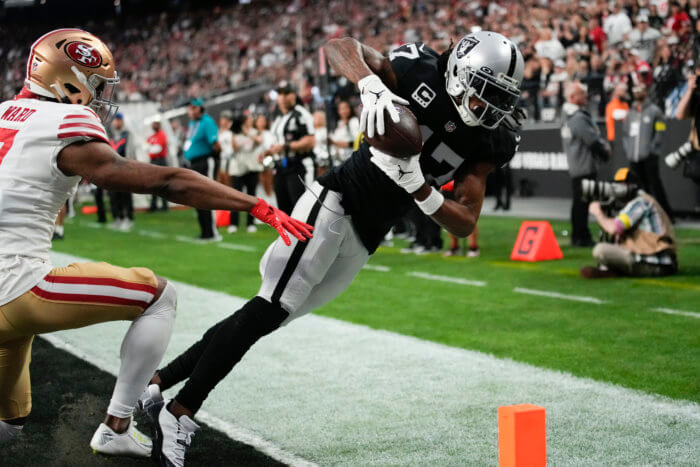 Davante Adams and the Raiders take on the Chiefs