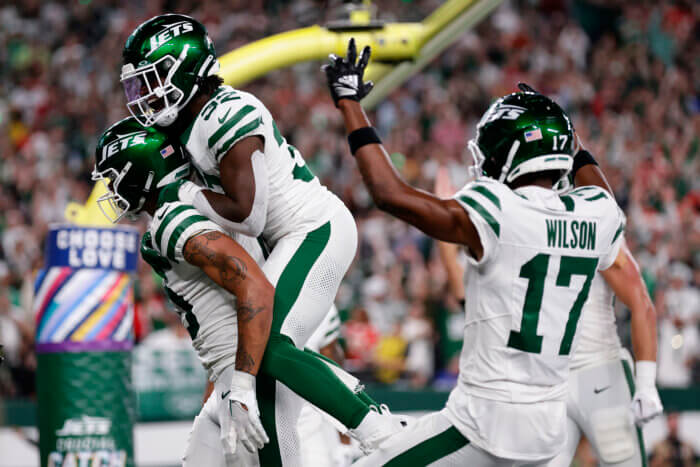 Jets beat Eagles 21-14