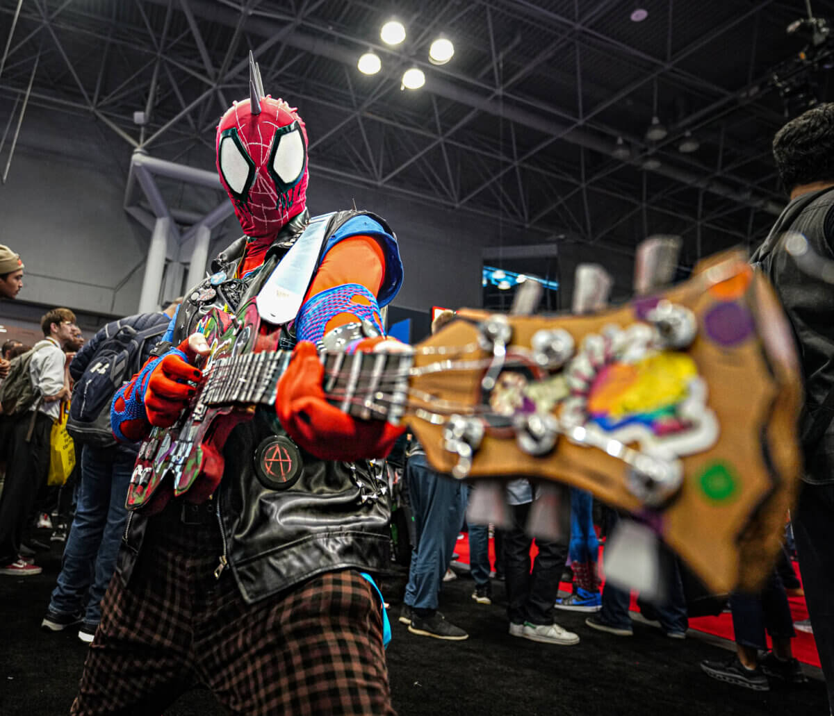 SEE IT: New York Comic Con brings out the superheroes on first day of cosplay fun and attractions