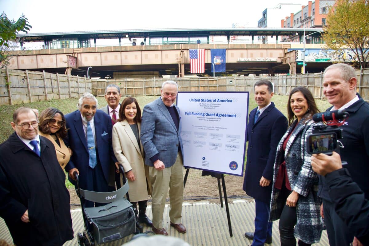 Second Avenue Subway | Buttigieg joins New York pols in hailing federal funds for long-awaited East Harlem extension