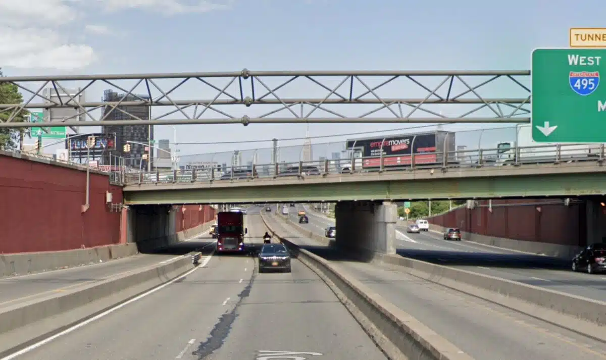 Scene of Long Island Expressway pileup