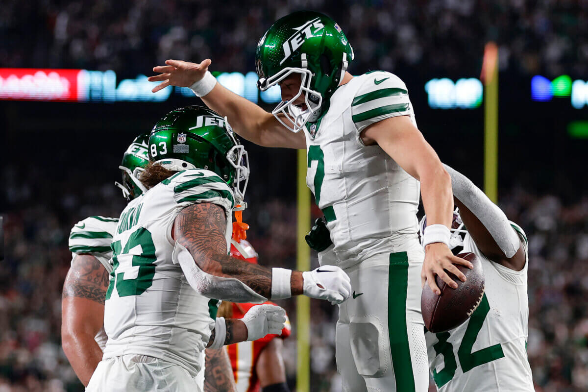 Jets turn corner on offense