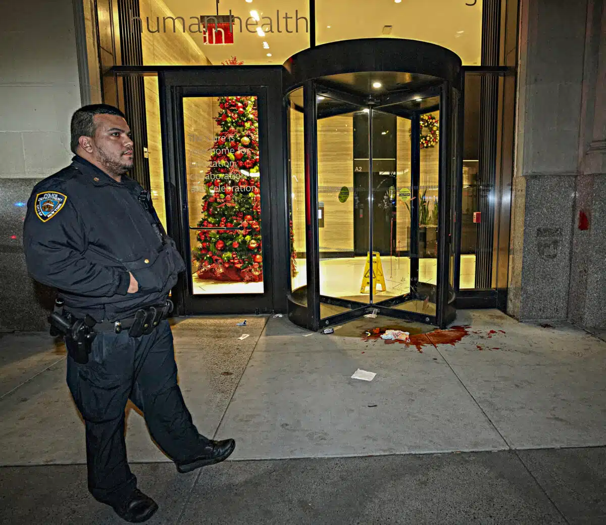 Police at scene where teenager was stabbed in Flatiron District