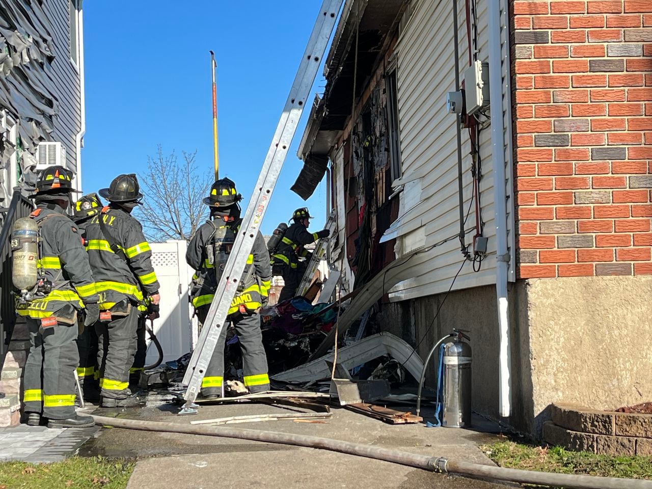 FDNY responds to house fire in Graniteville