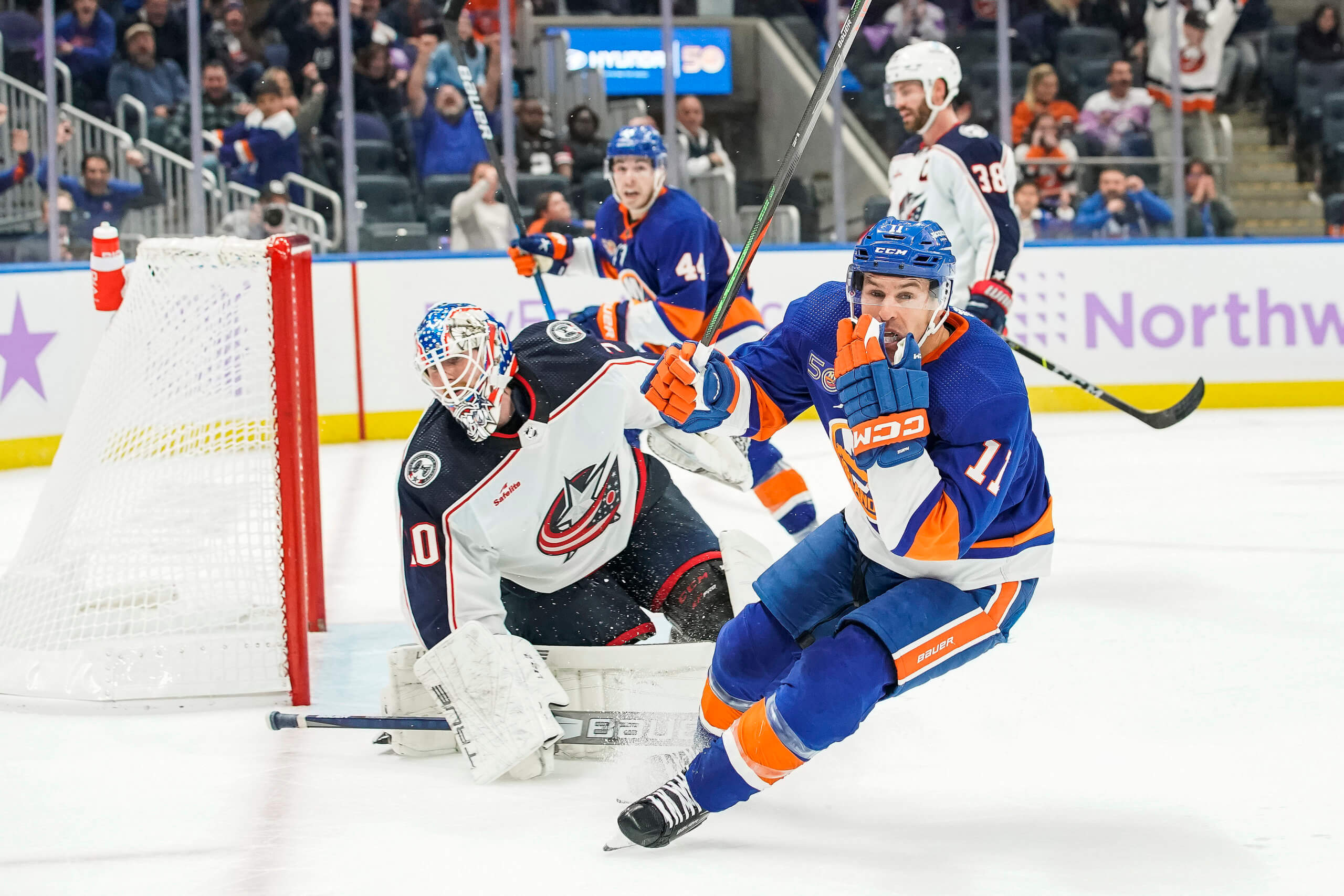 Zach Parise Islanders Blue Jackets