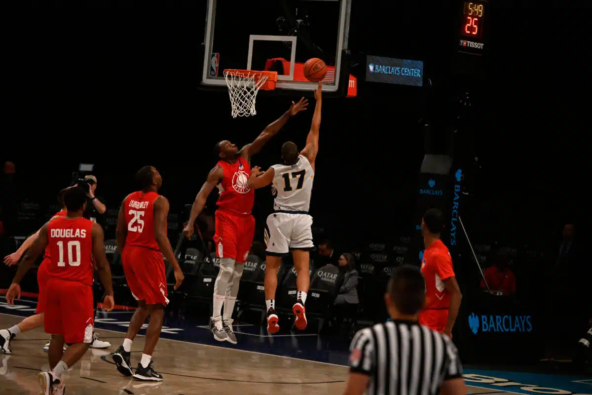 NYPD and FDNY compete in basketball game