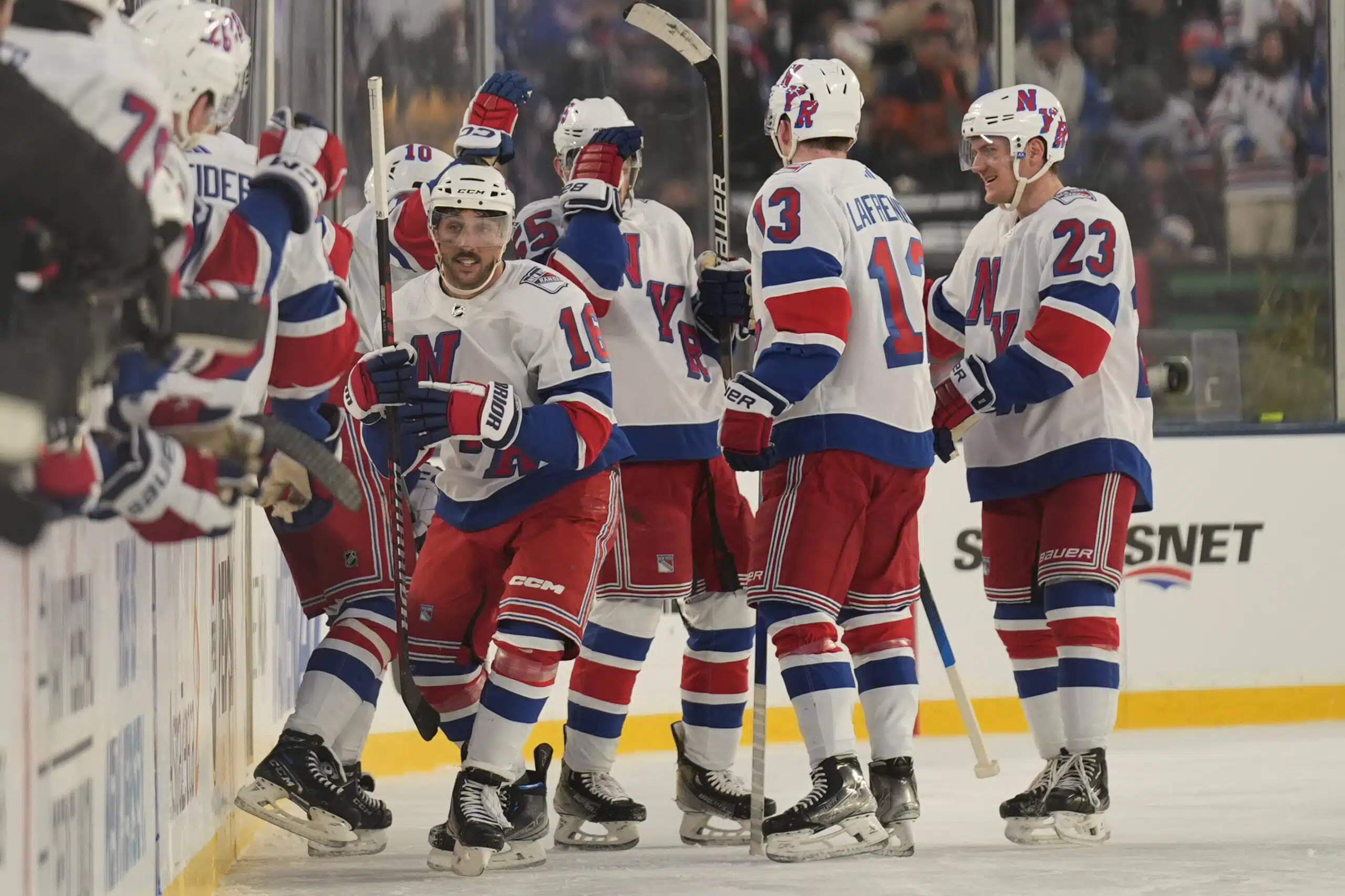 Rangers Islanders Stadium Series