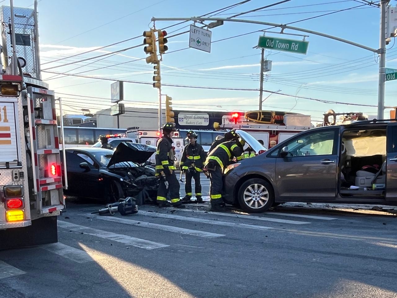 Crash on Hylan Boulevard in Grasmere