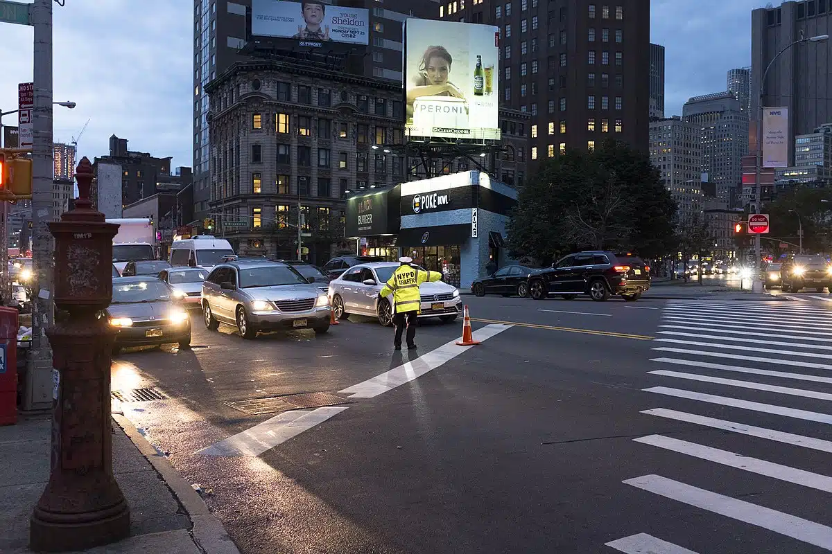 1200px-The_mess_that_is_Canal_street_at_rush_hour._(37456918546)