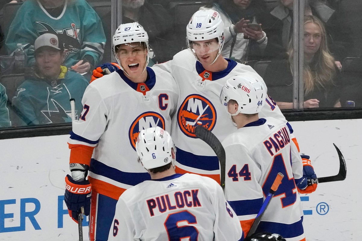 Islanders Sharks