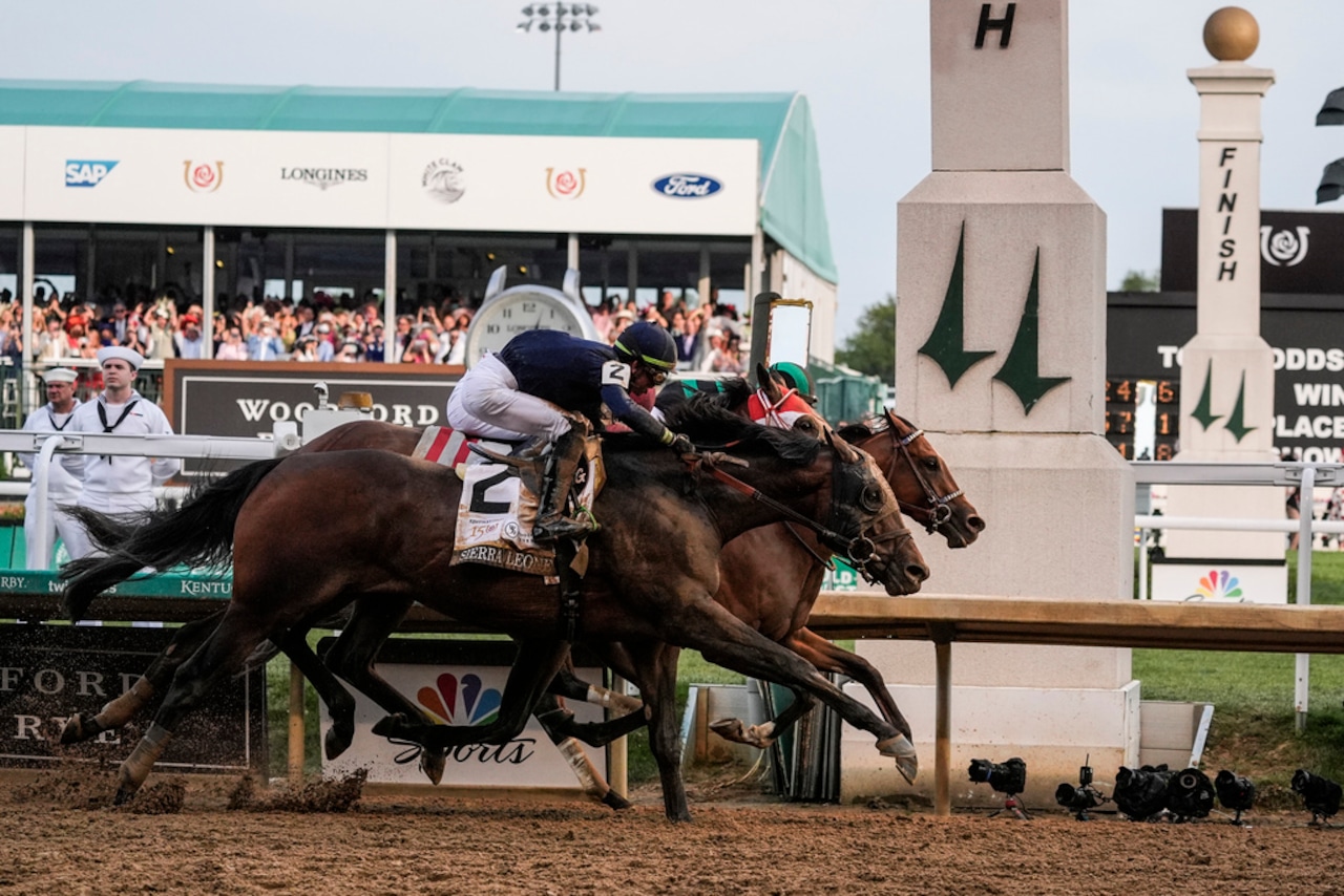 Mystik Dan noses way to Kentucky Derby win in 3-horse photo finish